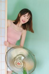 吃瓜美女照片,揭秘网红美女的吃瓜瞬间